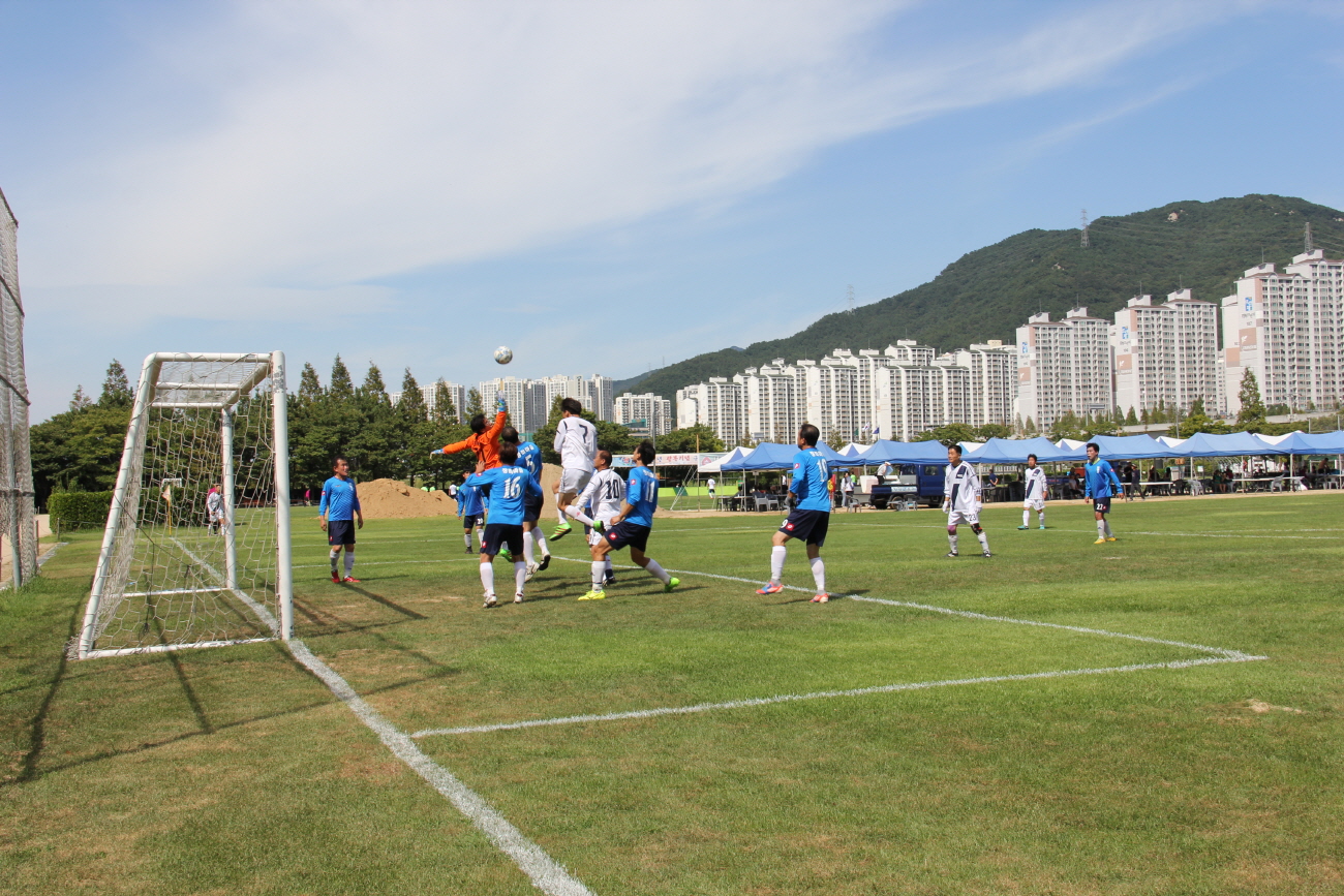 광복기념 축구대회 우승컵은 어디로?