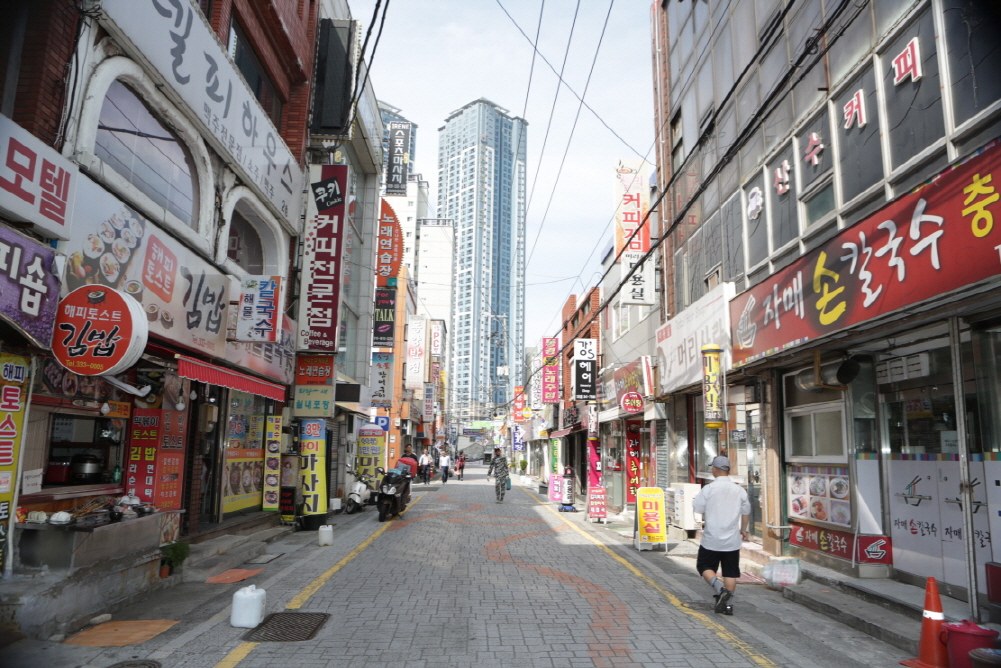 구포만세거리 간판 전체 교체해 경관 개선